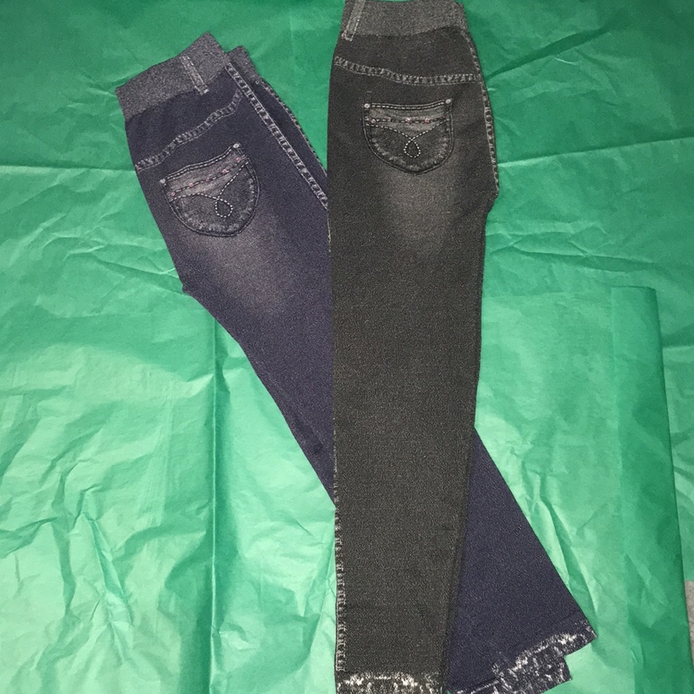 Leggings with jean affect.